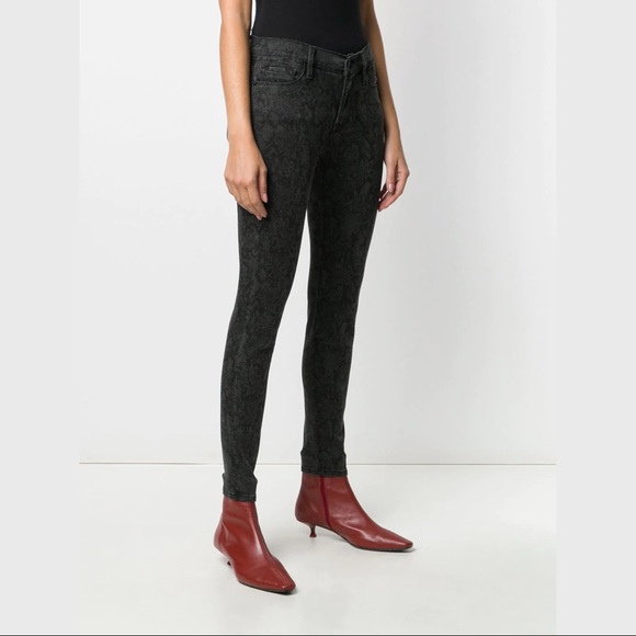 FRAME $220 Le Skinny Tonal Python Print Jeans - Picture 3 of 15